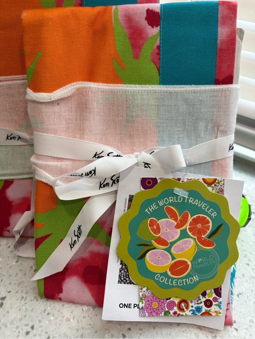 NWT Set of Gabel Americano Fragoloni table linens by Ken Scott Strawberry Design